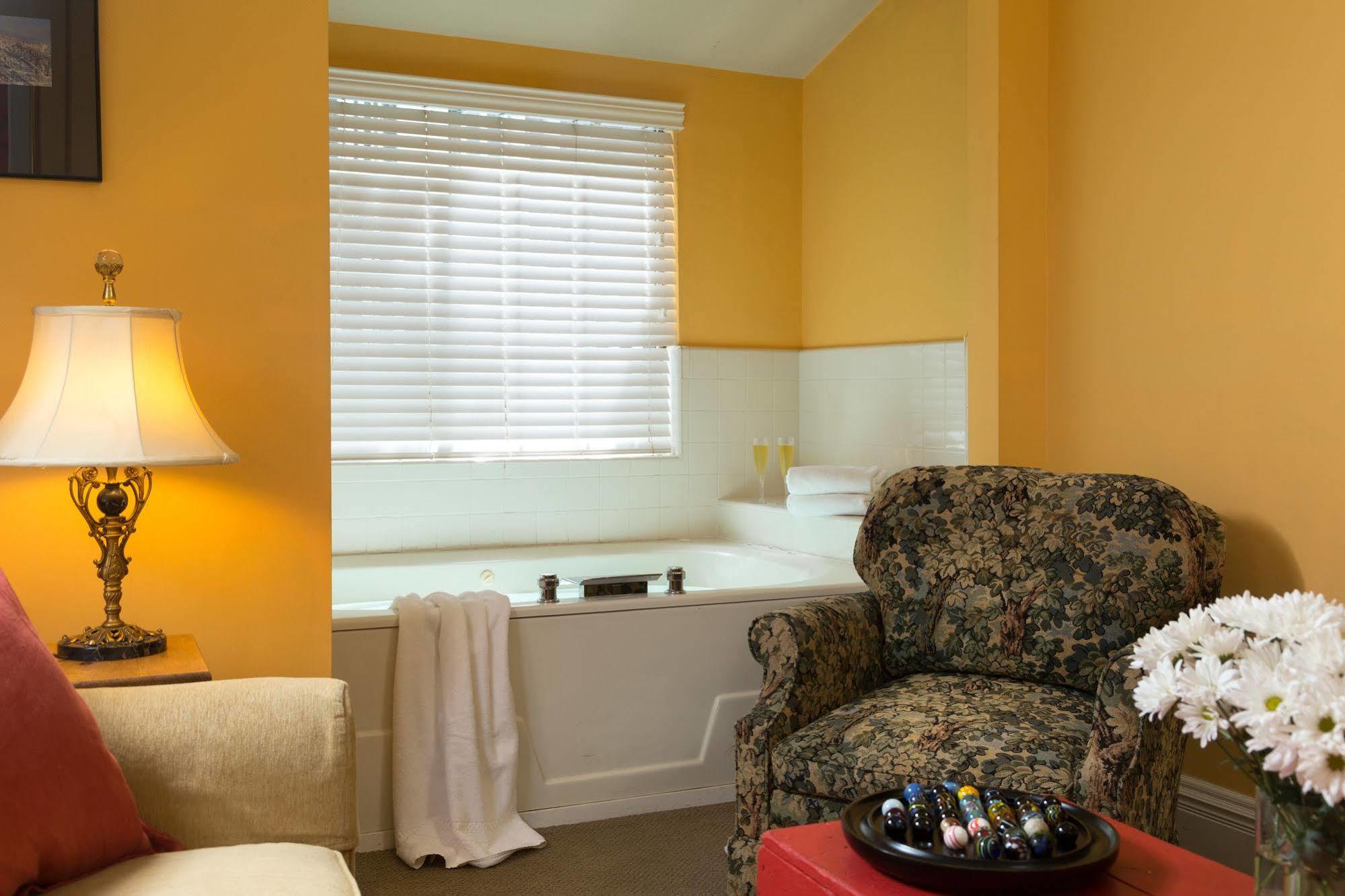 Inn At Occidental Bagian luar foto